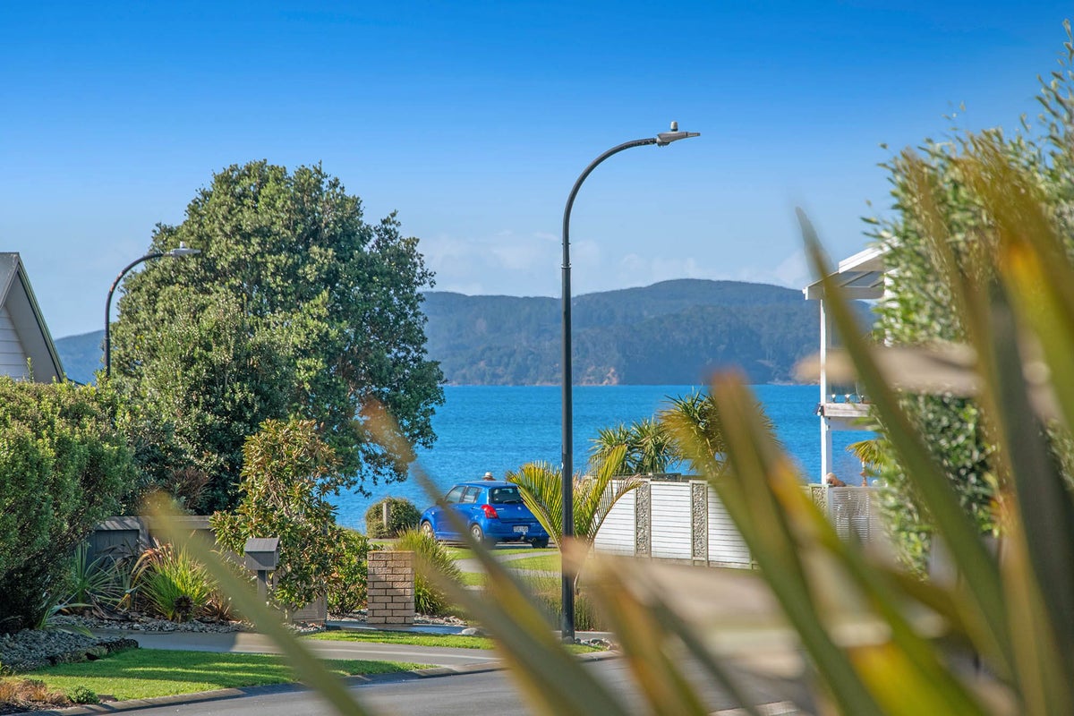 17 Trevally Place, Snells Beach, Snells Beach - Carousel 2