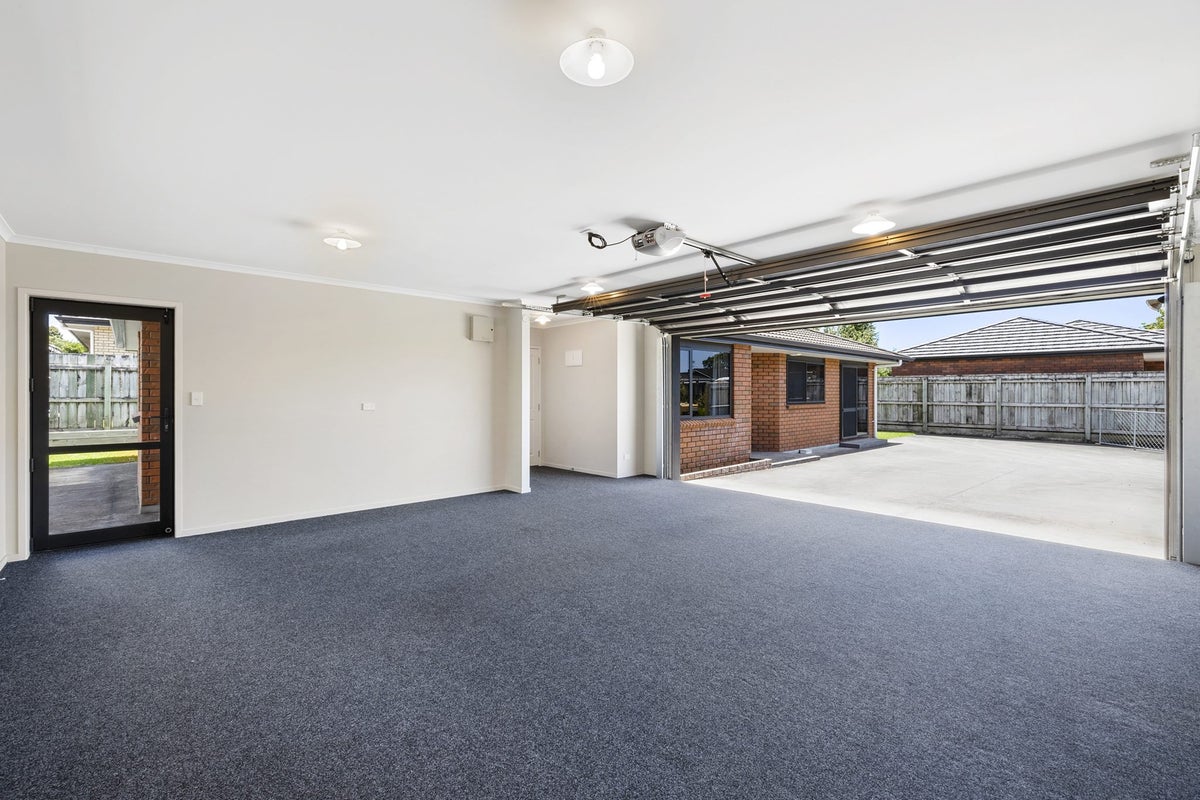 18C Virginia Place, Whalers Gate, New Plymouth - Carousel 12