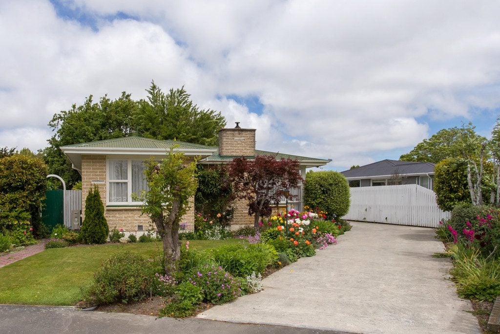 18 Opal Place, Casebrook, Christchurch - Carousel 1