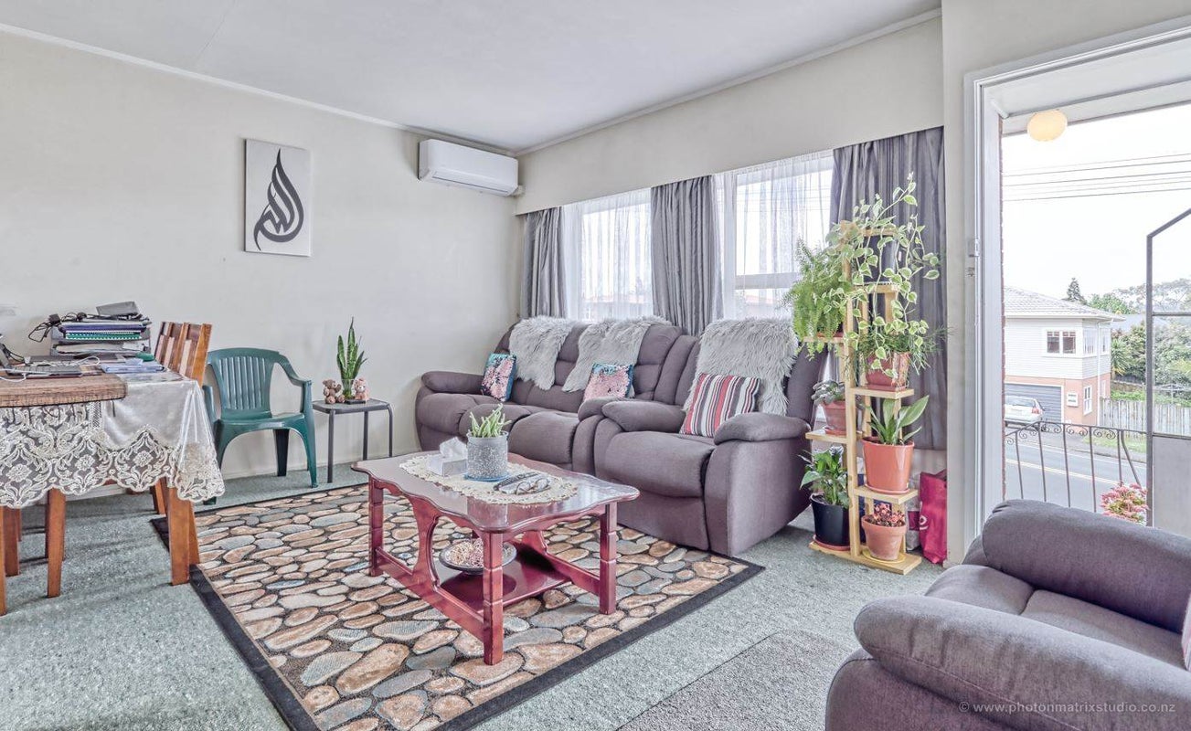 2/75 Sabulite Road, Kelston, Auckland - Carousel 2