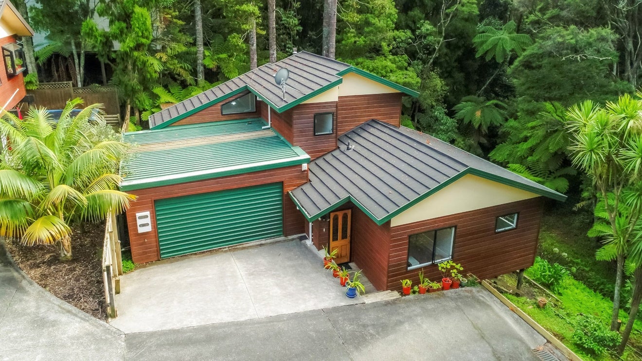 1/96A Konini road, Titirangi, Auckland - Carousel 2