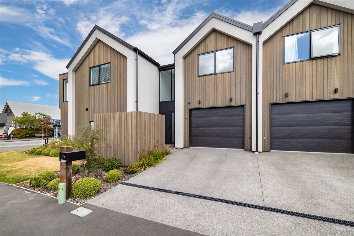 1 Trafalgar Street, St Albans, Christchurch - Carousel 2