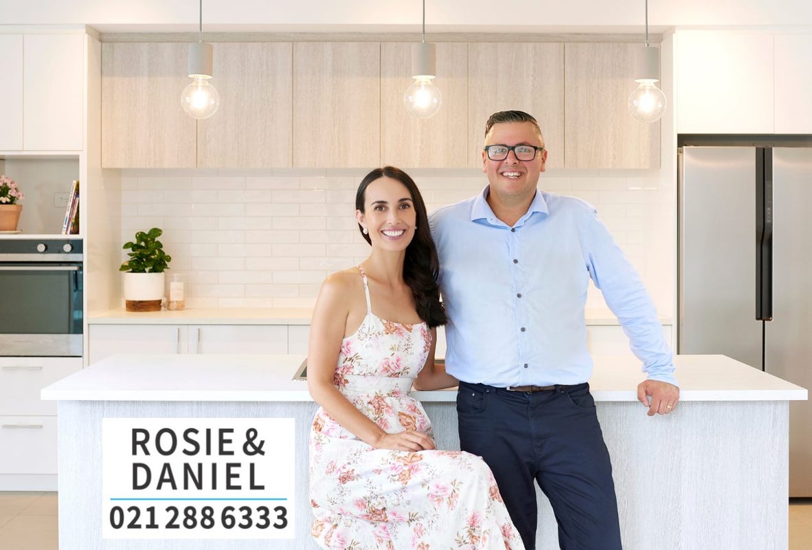 60 Royal View Road, Te Atatu South, Auckland - Carousel 27