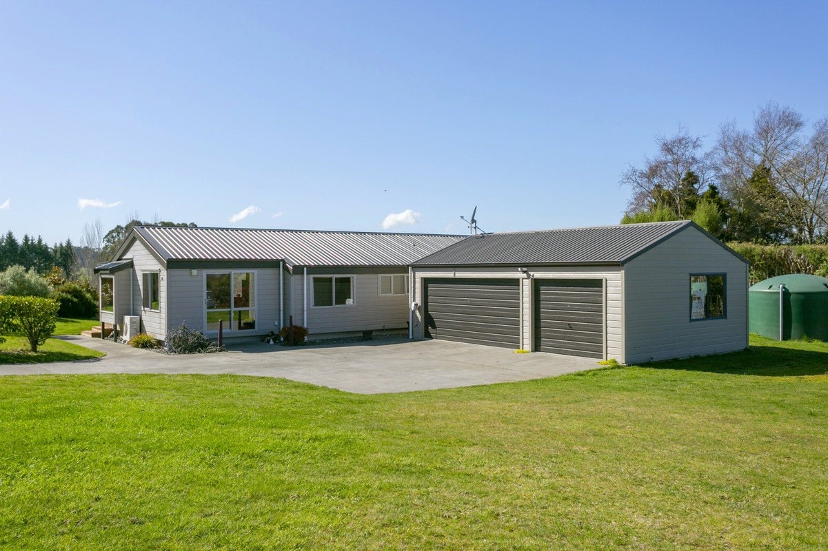 18 Glen Mohr, Acacia Bay, Taupo - Carousel 37