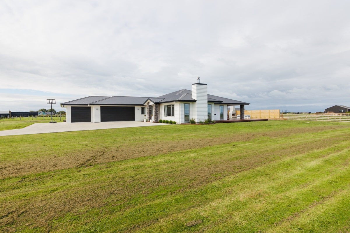 9 Mataki Lane, Halcombe, Feilding - Carousel 2