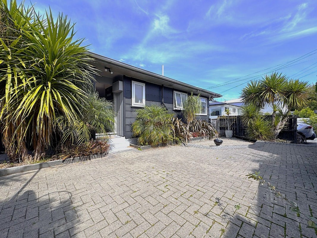 121 Sandspit Road, Shelly Park, Auckland - Carousel 2