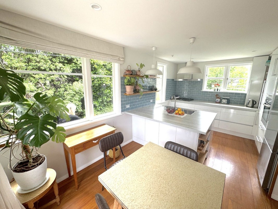 2 Tui Grove, Elderslea, Upper Hutt - Carousel 2