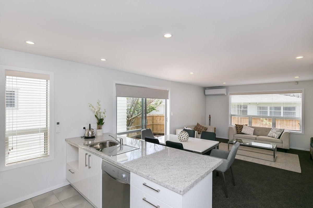 41A Collins Avenue, Tawa, Wellington - Carousel 2