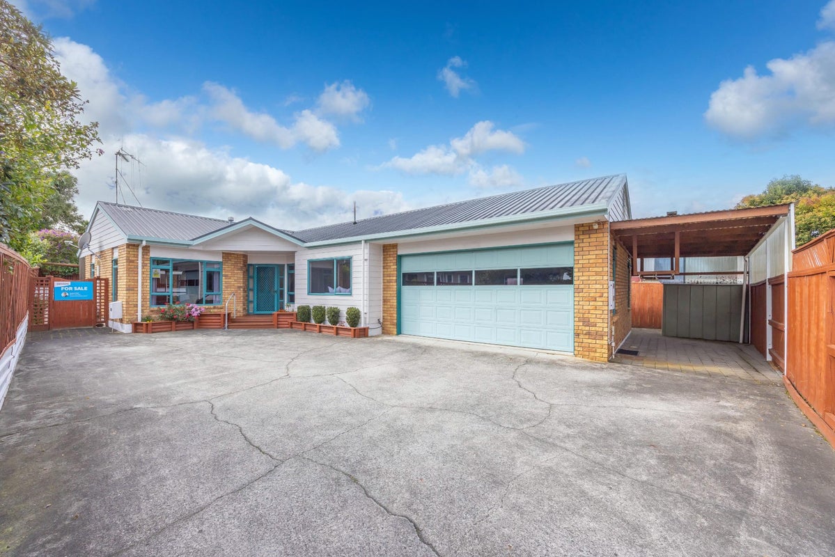 1A MacDonald Road, Glenview, Hamilton - Carousel 1