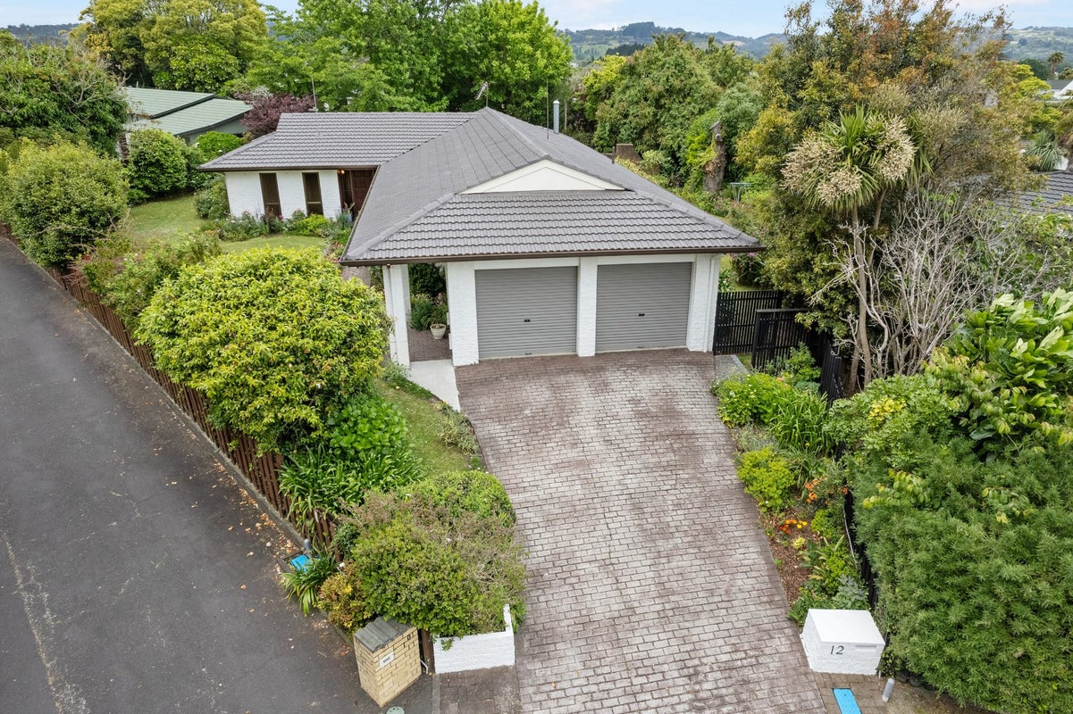 12 Rhonda Place, Opaheke, Papakura - Carousel 2