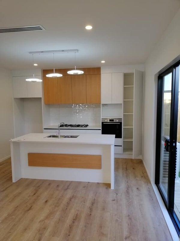 5D Sorrel Crescent, Bucklands Beach, Auckland - Carousel 1