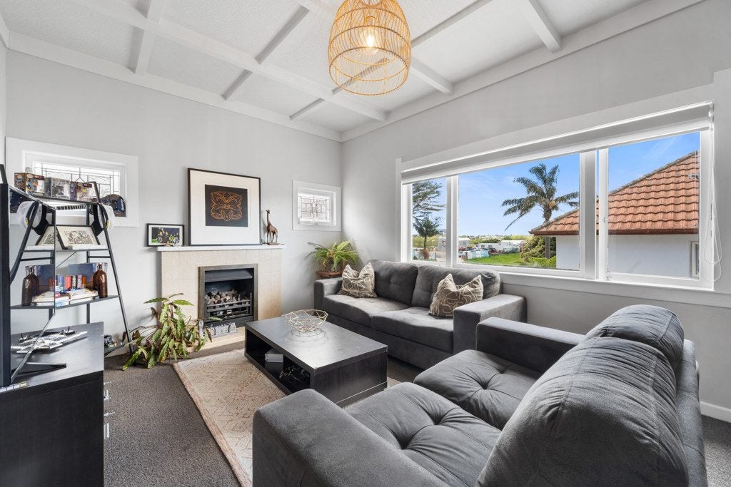 1133B Dominion Road, Mount Roskill, Auckland - Carousel 1