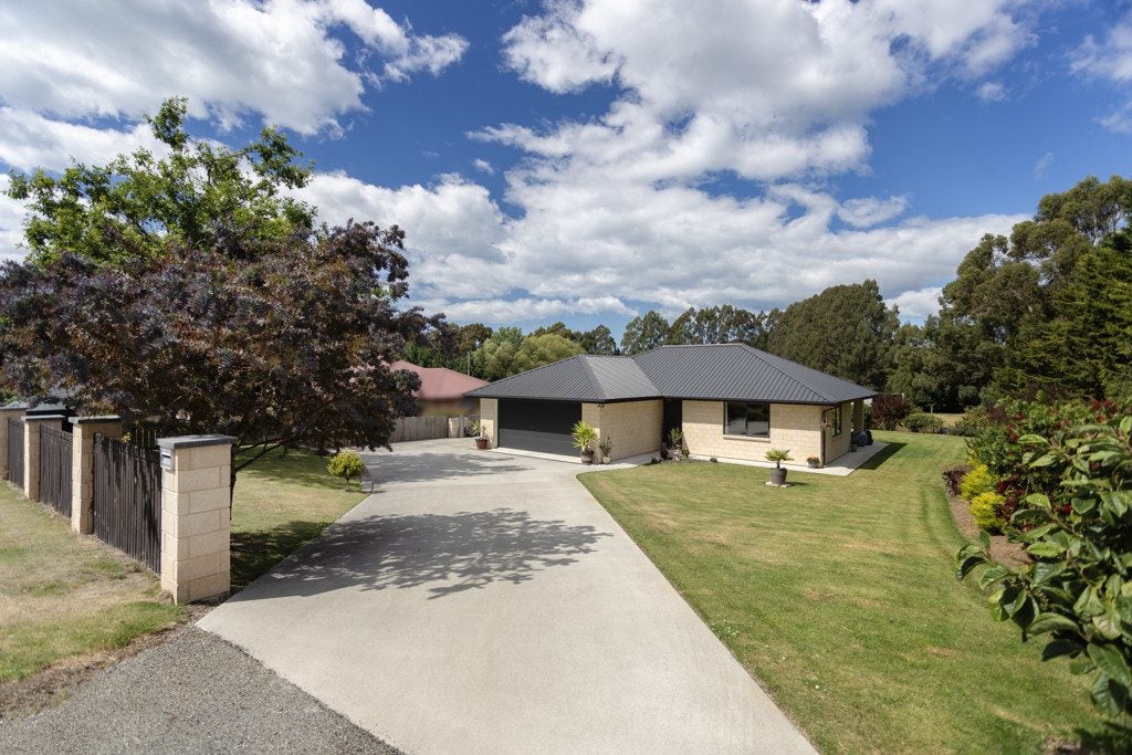 10B Sussex Street, Weston, Oamaru - Carousel 1
