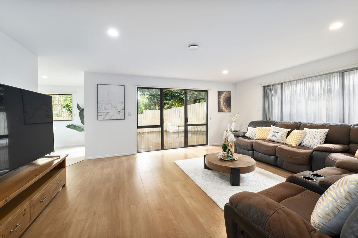 27A Chorley Avenue, Massey, Auckland - Carousel 2