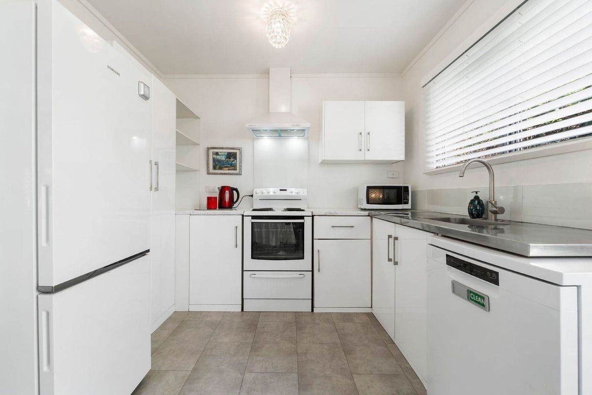2/54 Finch Street, Western Springs, Auckland - Carousel 1