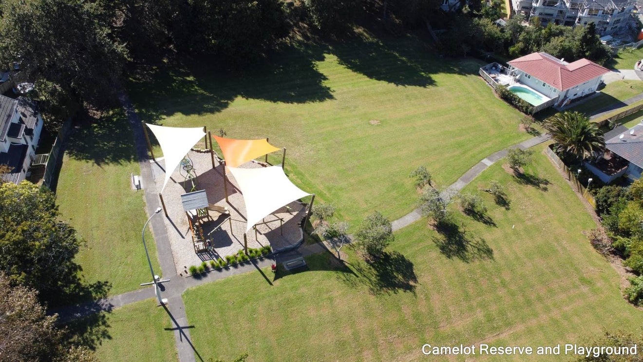 9/37 Camelot Place, Glenfield, Auckland - Carousel 19