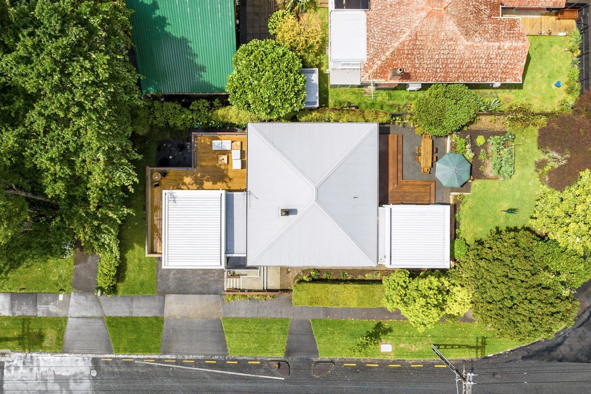 71 Moa Road, Point Chevalier, Auckland - Carousel 1