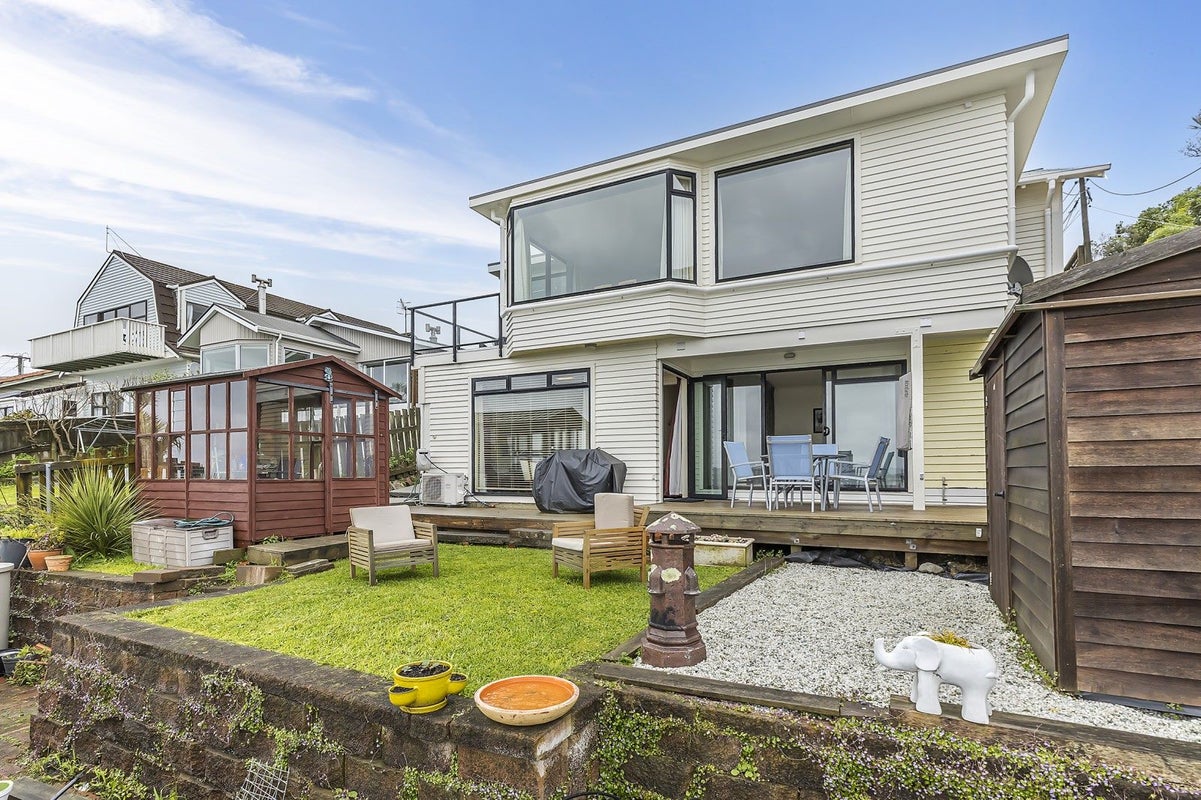3 View Road, Houghton Bay, Wellington - Carousel 1