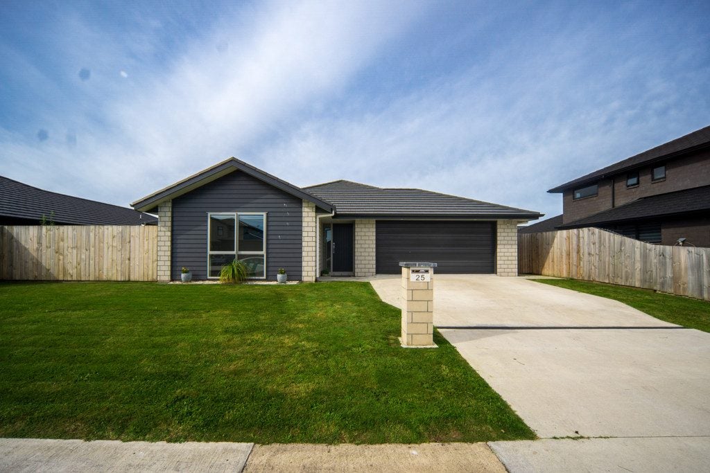 25 Keerangi Place, Rototuna North, Hamilton - Carousel 1