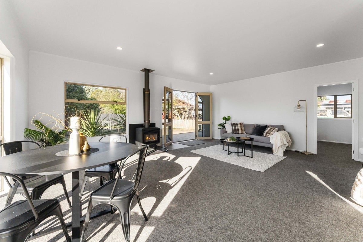 2/4 Elizabeth Street, Tauhara, Taupo - Carousel 1