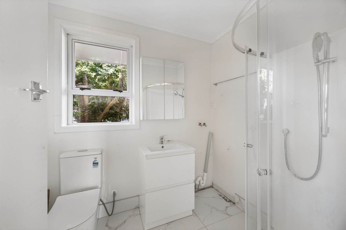 75 Awaroa Road, Sunnyvale, Auckland - Carousel 8