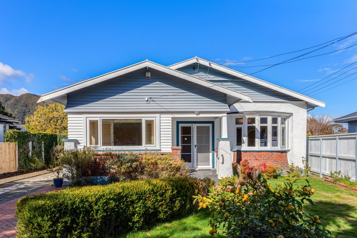 50 Totara Crescent, Woburn, Lower Hutt - Carousel 2