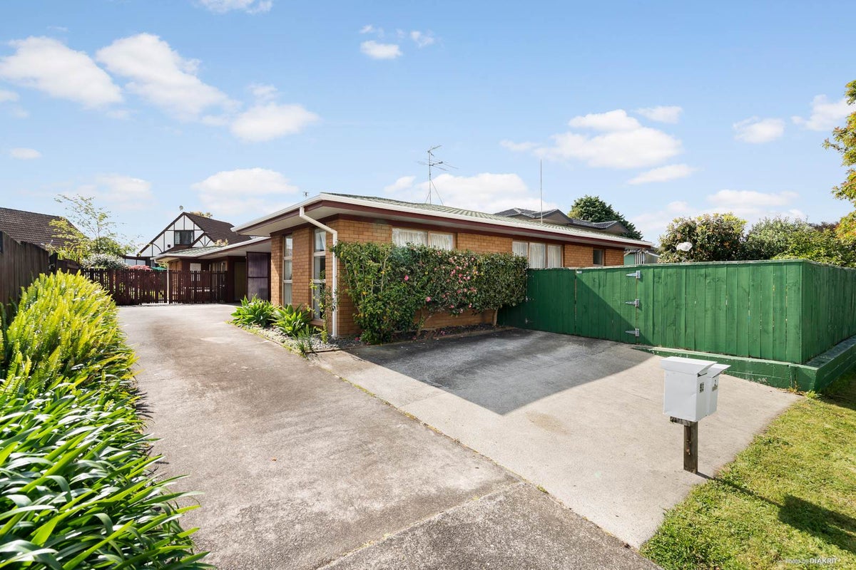 1/52 Galvan Avenue, Sunnyhills, Auckland - Carousel 1