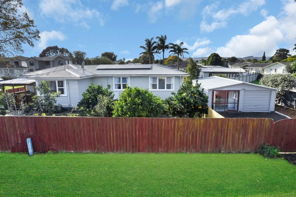 1 Marybeth Place, Rosehill, Papakura - Carousel 1