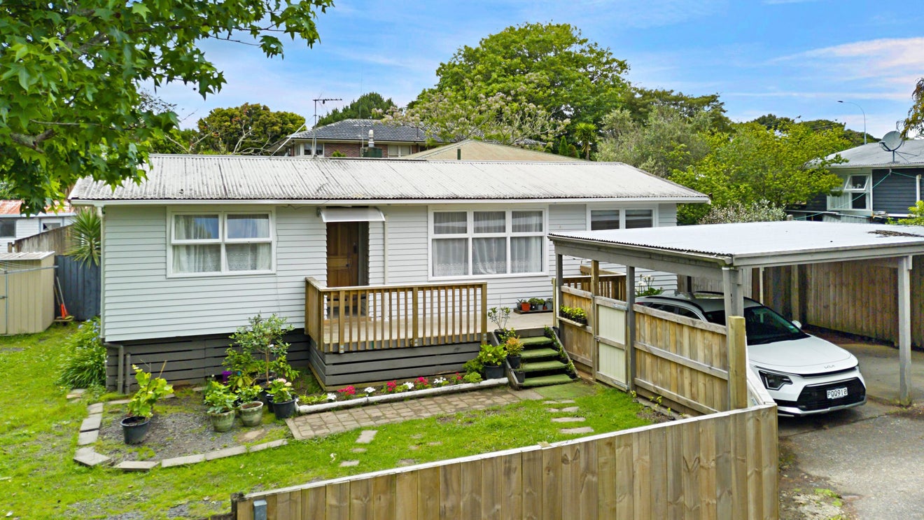 2/615 Swanson Road, Swanson, Auckland - Carousel 2
