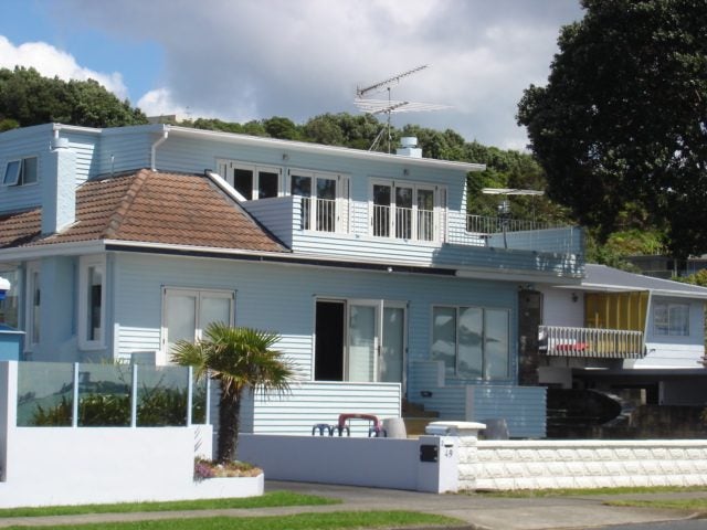 48 The Esplanade, Eastern Beach, Auckland - Carousel 1