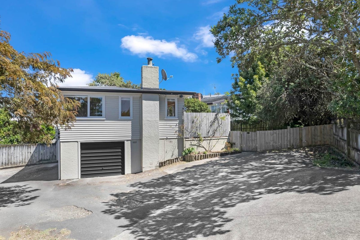 1/560 East Coast Road, Windsor Park, Auckland - Carousel 1