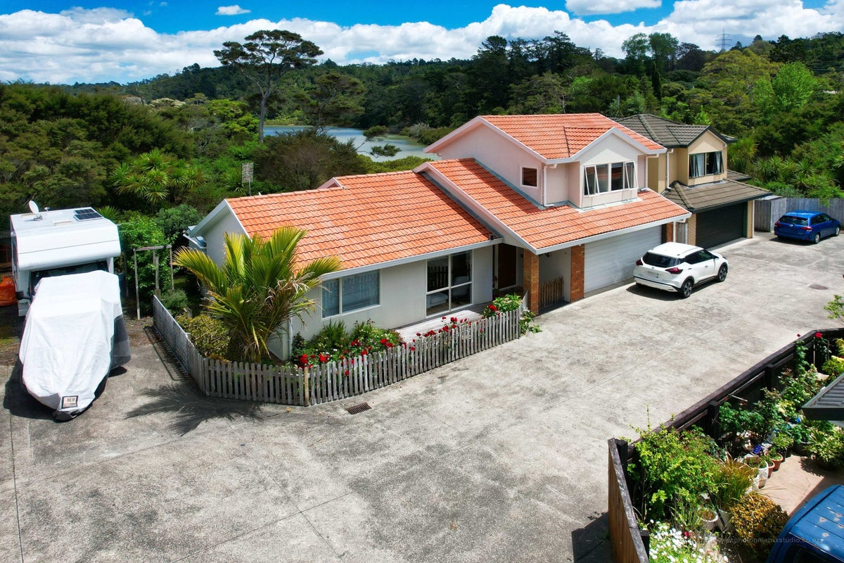 4/8 Harkin Close, Albany, Auckland - Carousel 1