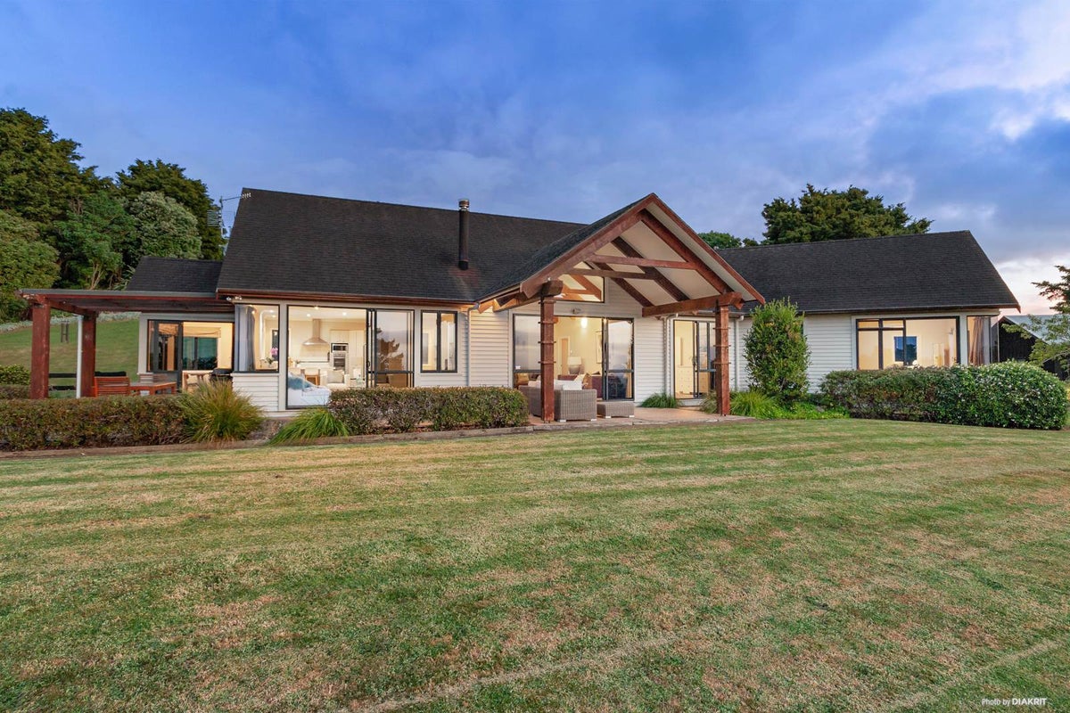 30 Matthew Whitford Drive, Drury - Carousel 2