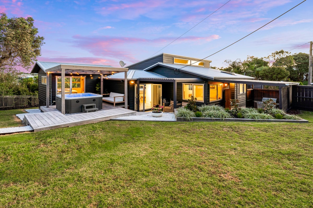 63 Ardern Avenue, Stanmore Bay, Whangaparaoa - Carousel 2