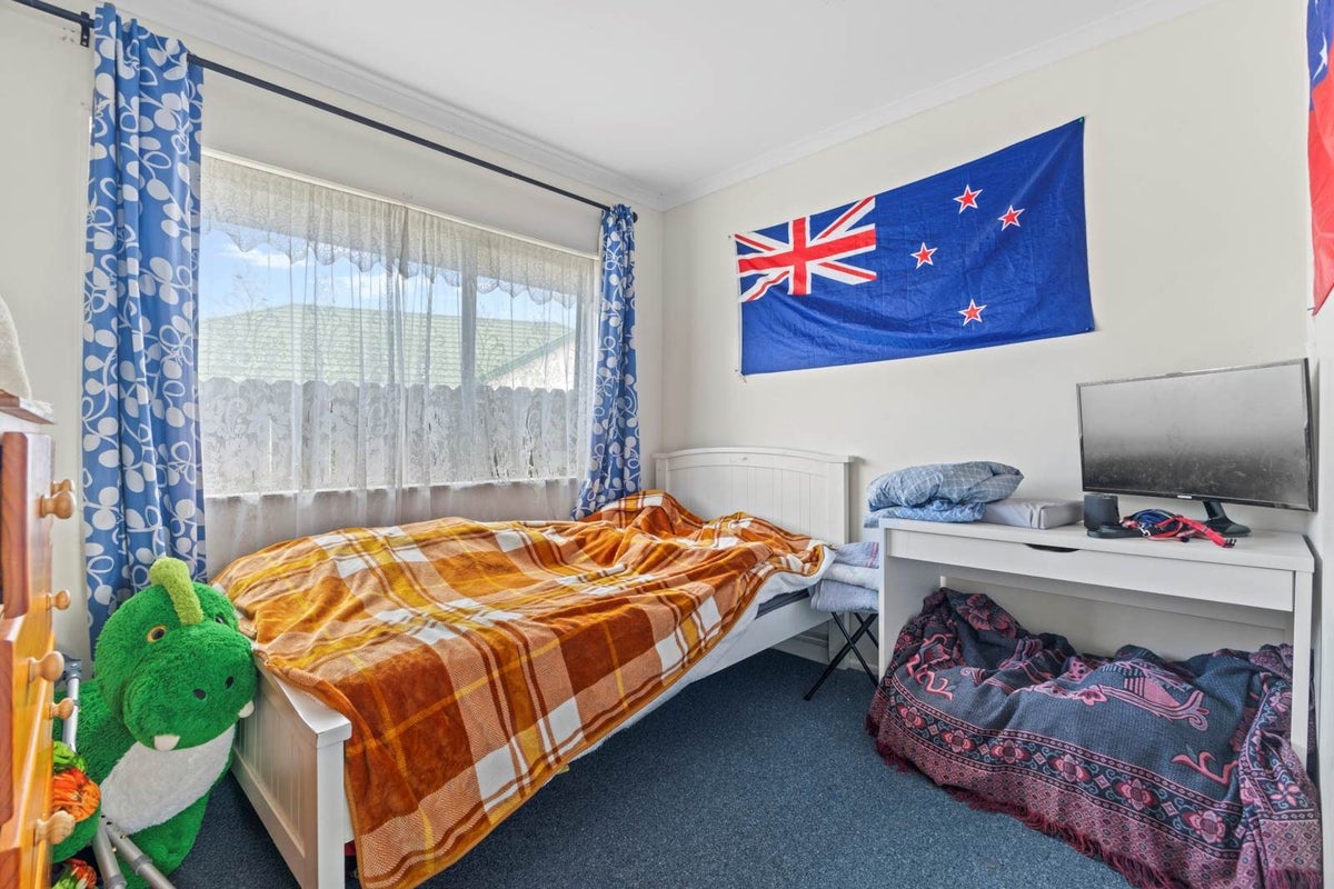 1/13 Solveig Place, Randwick Park, Auckland - Carousel 7