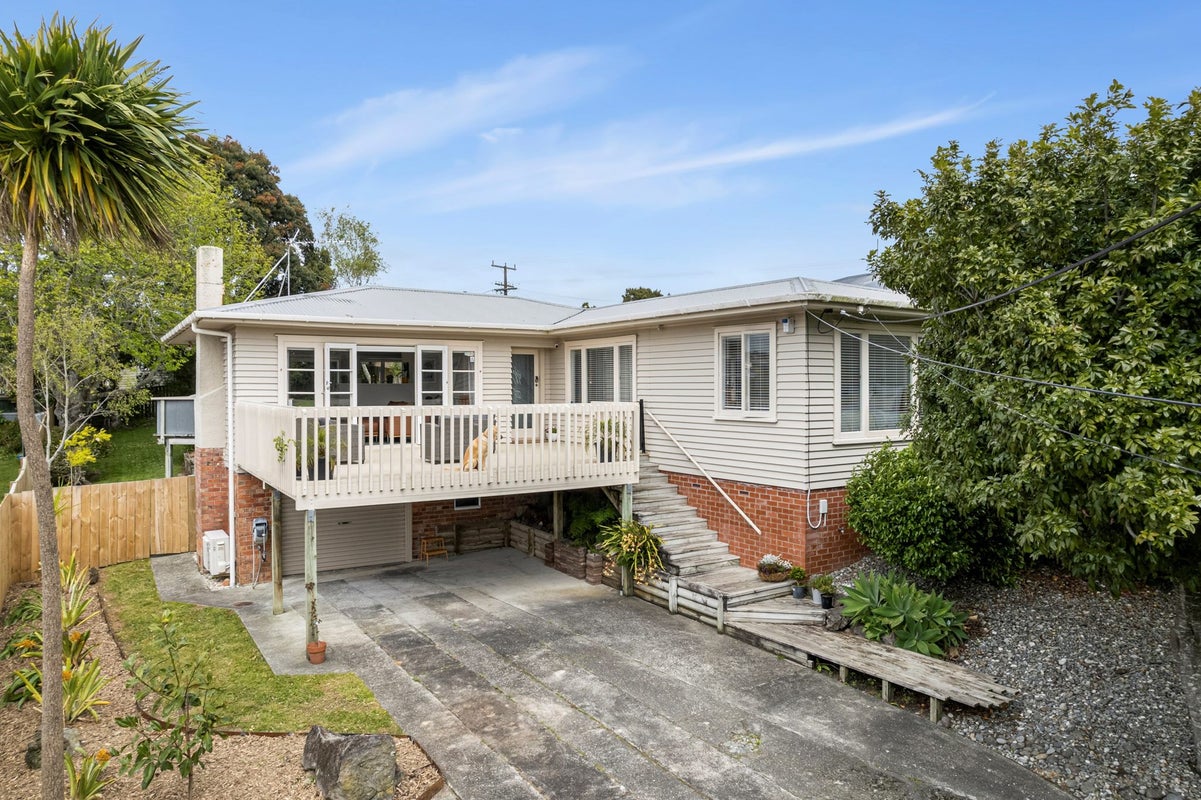 22 Wattle Road, Sunnyvale, Auckland - Carousel 2