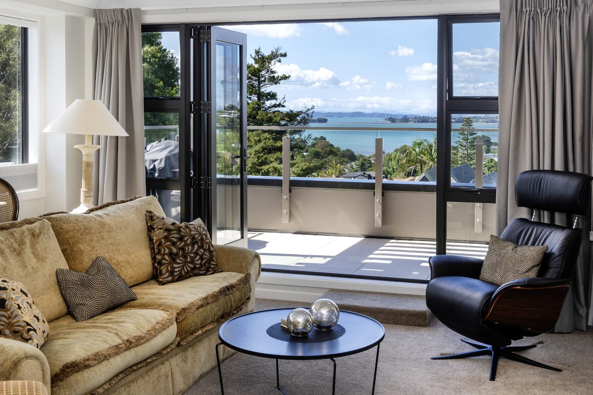 1G/12 Selwyn Road, Howick, Auckland - Carousel 1