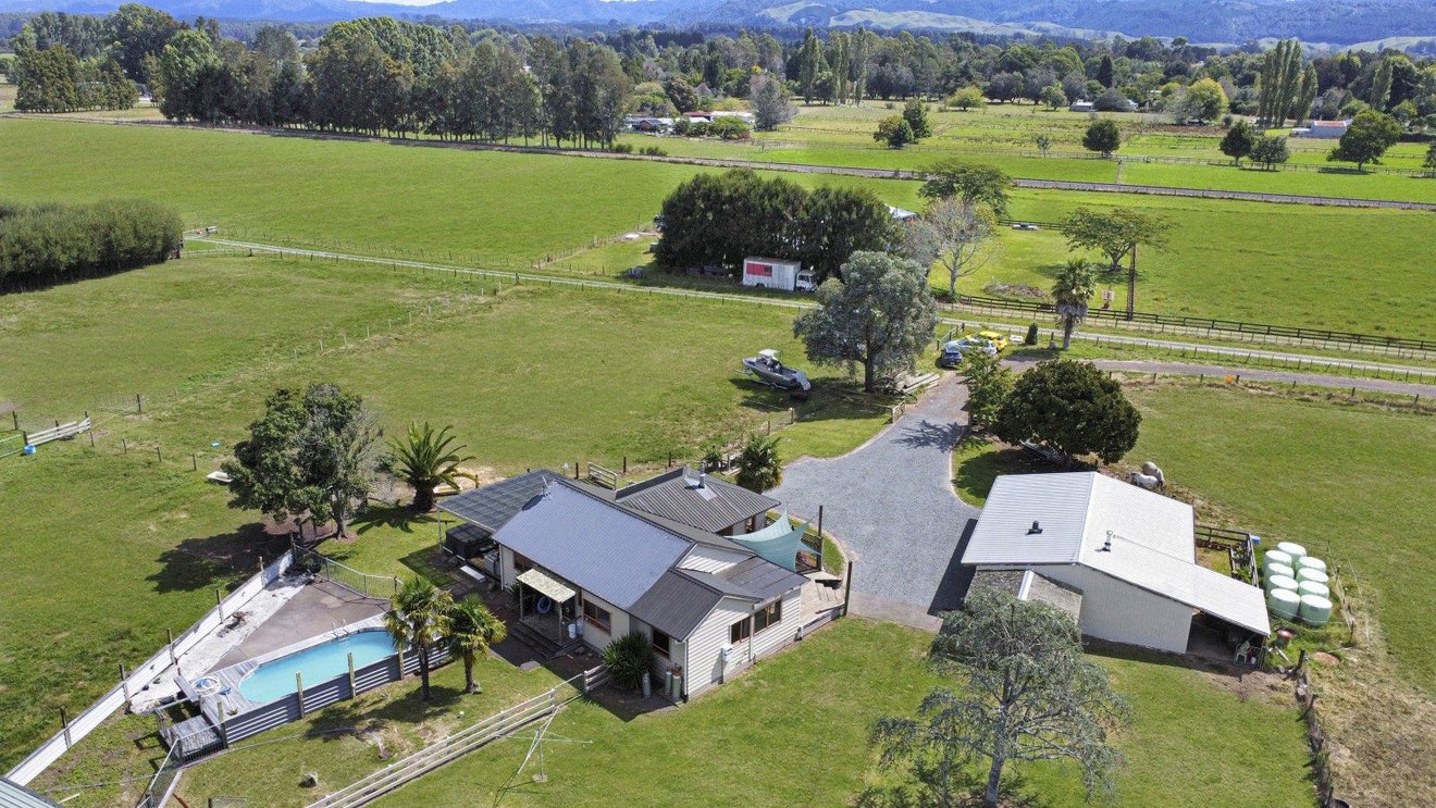 2537A State Highway 30, Otakiri, Whakatane - Carousel 1