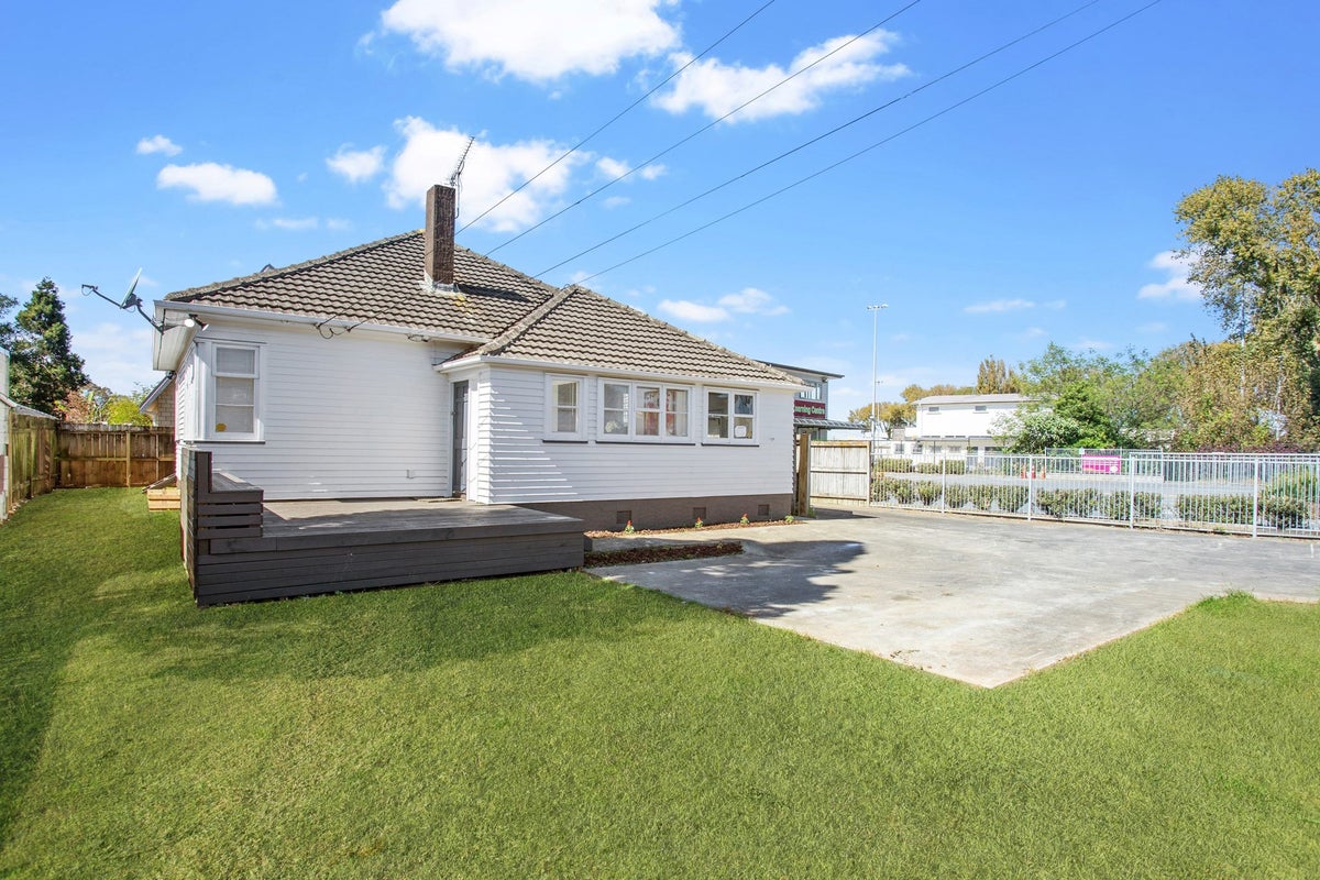 54 Somerset Road, Mount Roskill, Auckland - Carousel 2