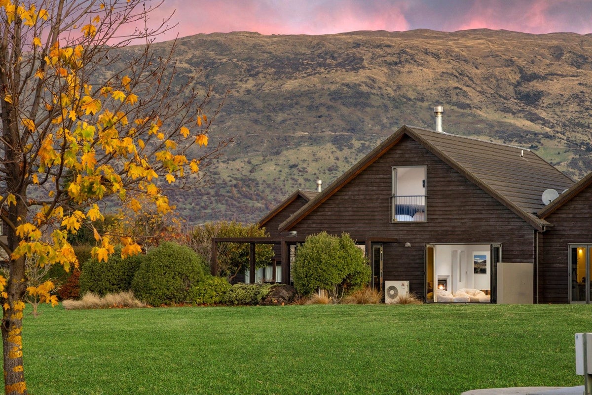 9 Villa Lane, Wanaka, Wanaka - Carousel 1