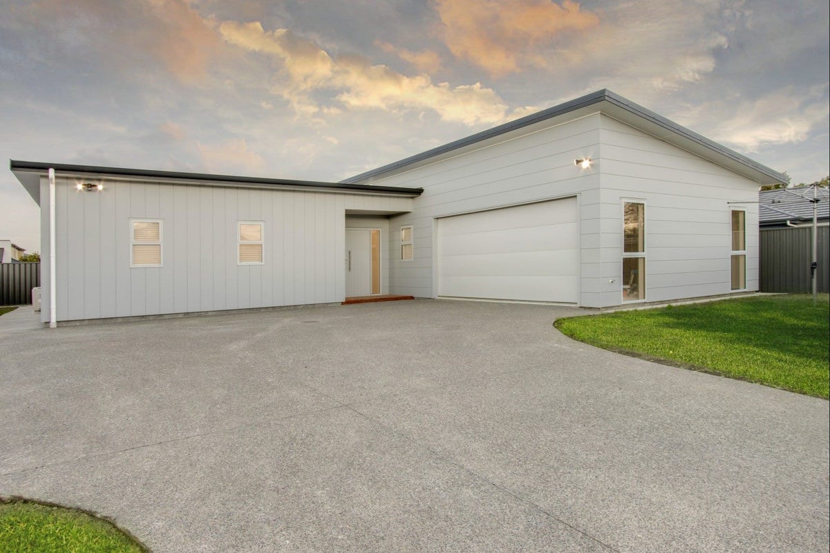 41 Hunter Drive, Awatoto, Napier - Carousel 1