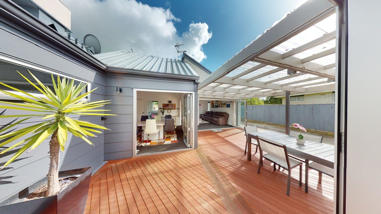 30 Terry Crescent, Milson, Palmerston North - Carousel 1