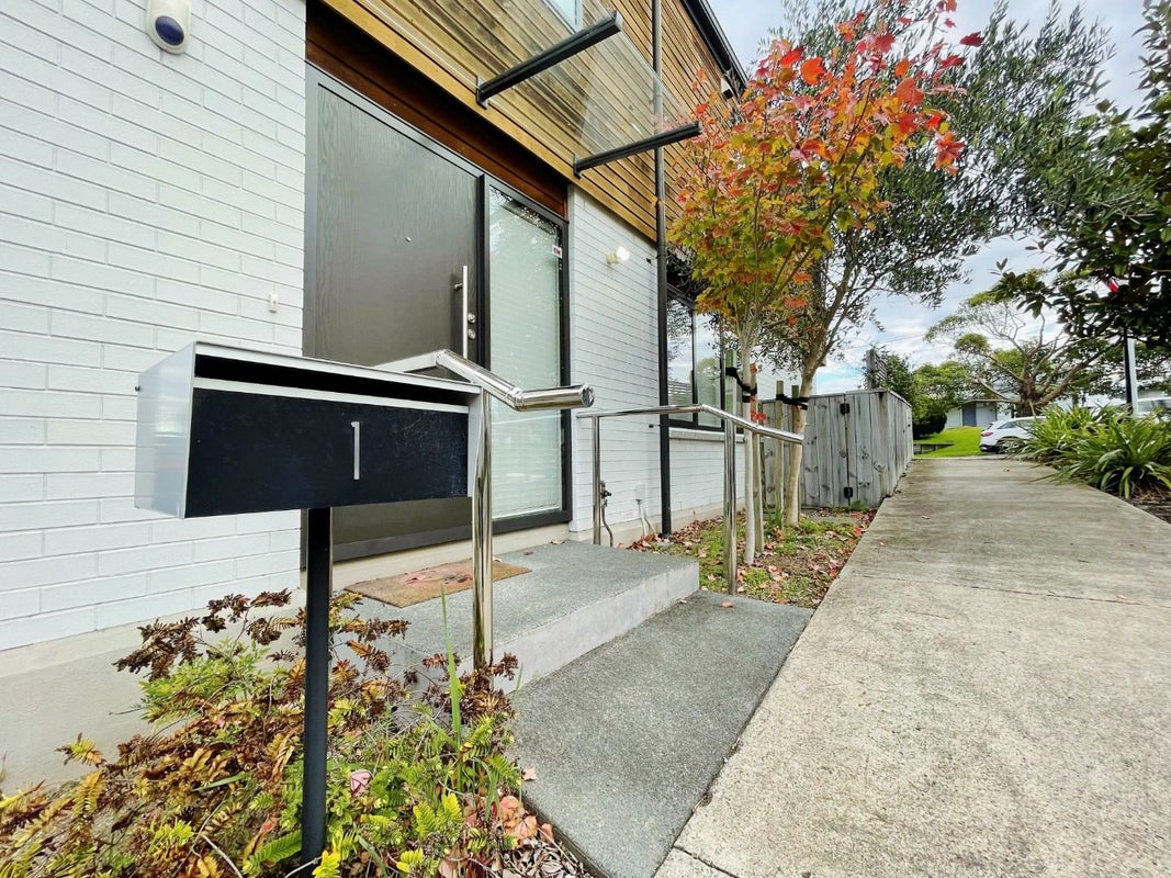 1 Reg Pearce Way, Glen Innes, Auckland - Carousel 2