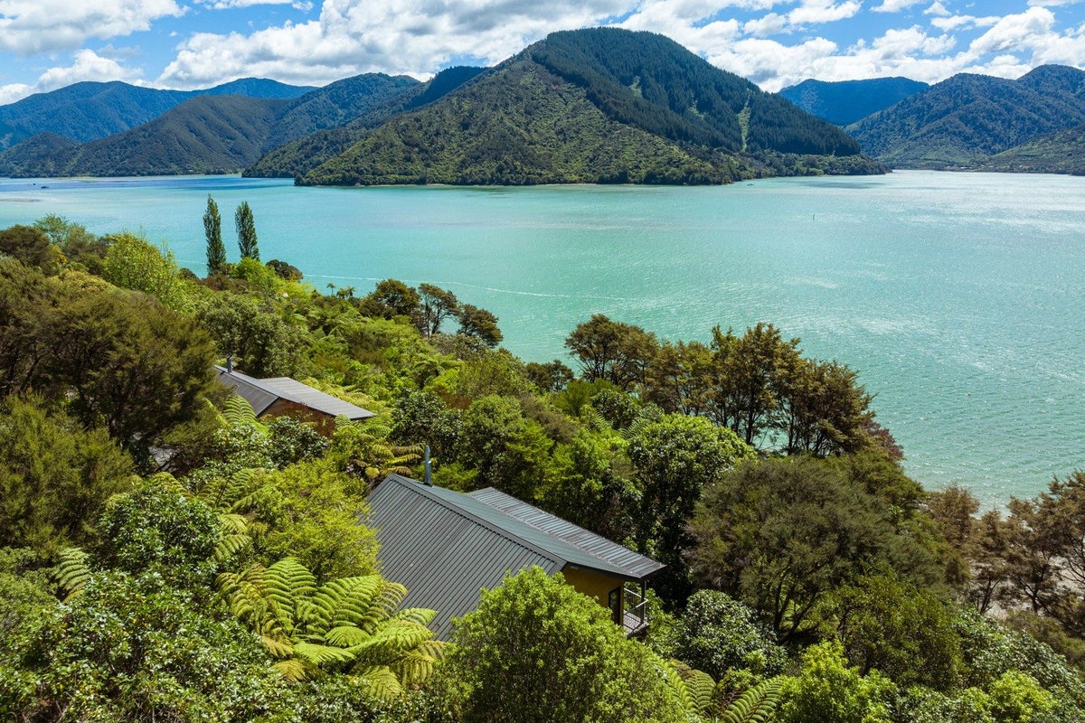 672 Moetapu Bay Road, Picton - Carousel 2