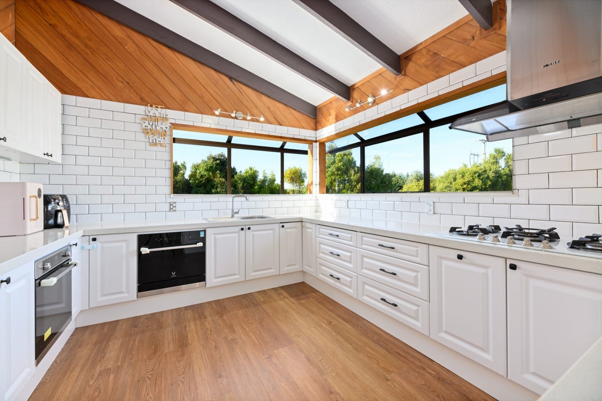 1/132 Mcleod Road, Te Atatu South, Auckland - Carousel 1