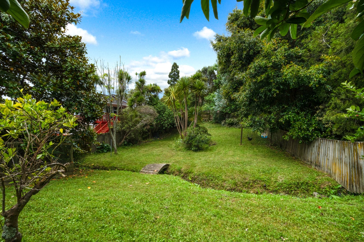 42 Glengarry Road, Glen Eden, Auckland - Carousel 23