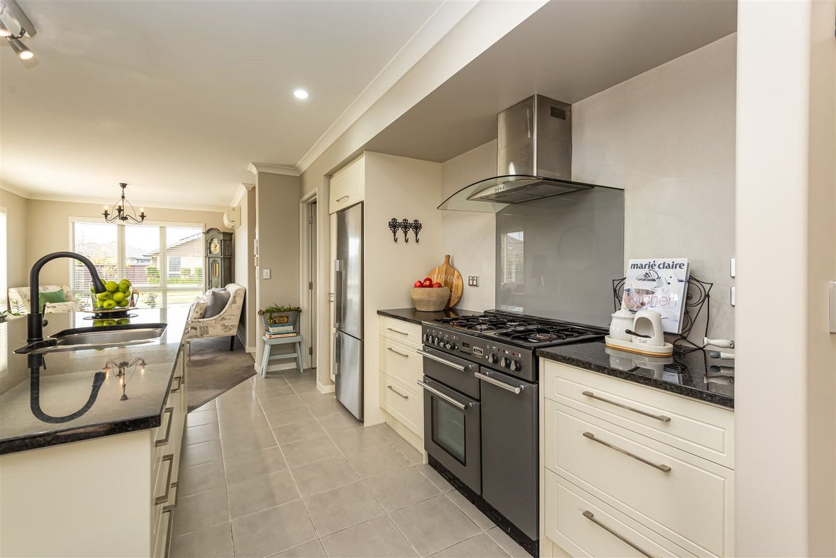 2 Edie Street, Wigram, Christchurch - Carousel 2