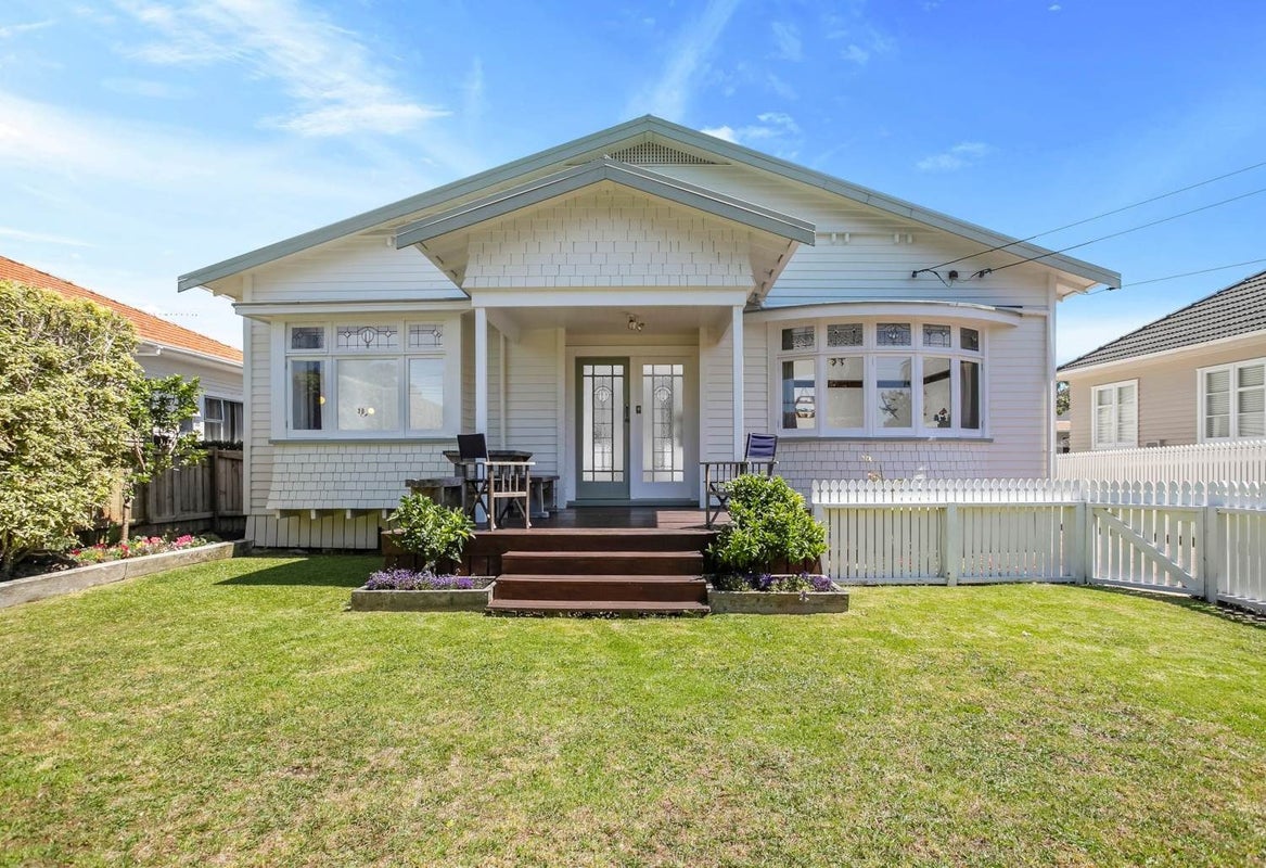 6 Moata Road, One Tree Hill, Auckland - Carousel 1