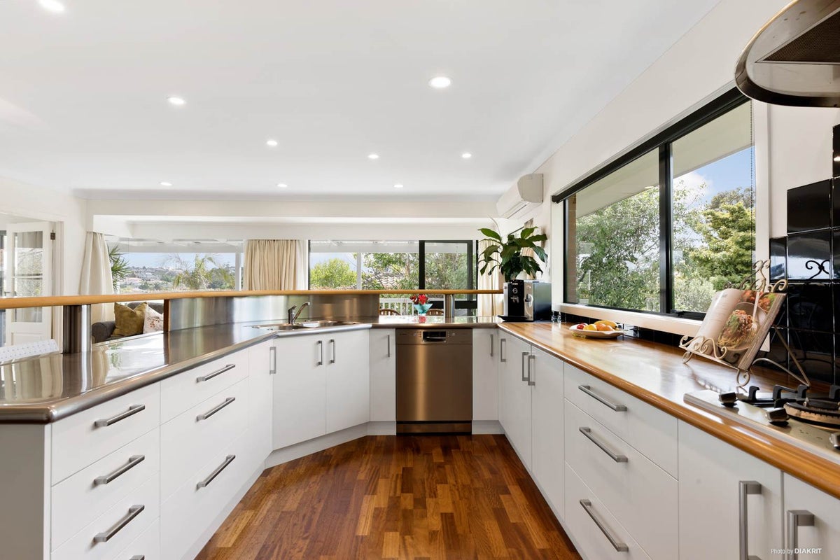 18 Carnarvon Avenue, Glendowie, Auckland - Carousel 2