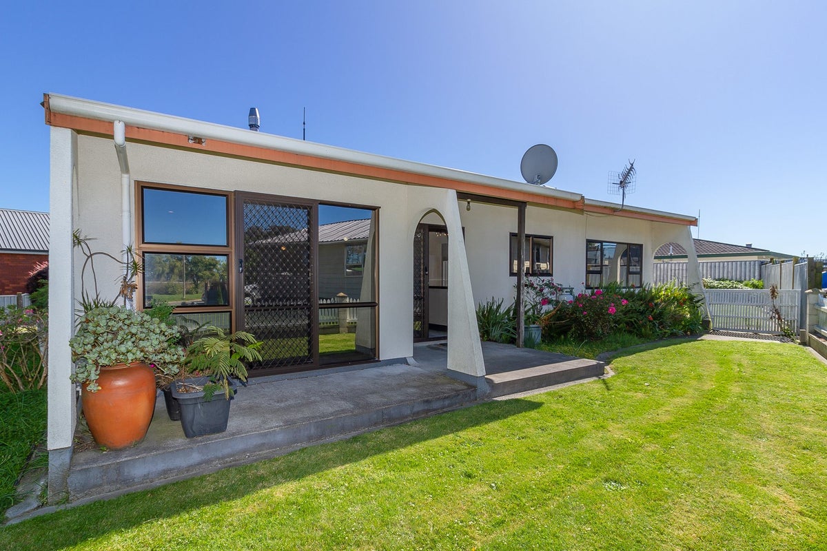 28 Perry Crescent, Greenmeadows, Napier - Carousel 2